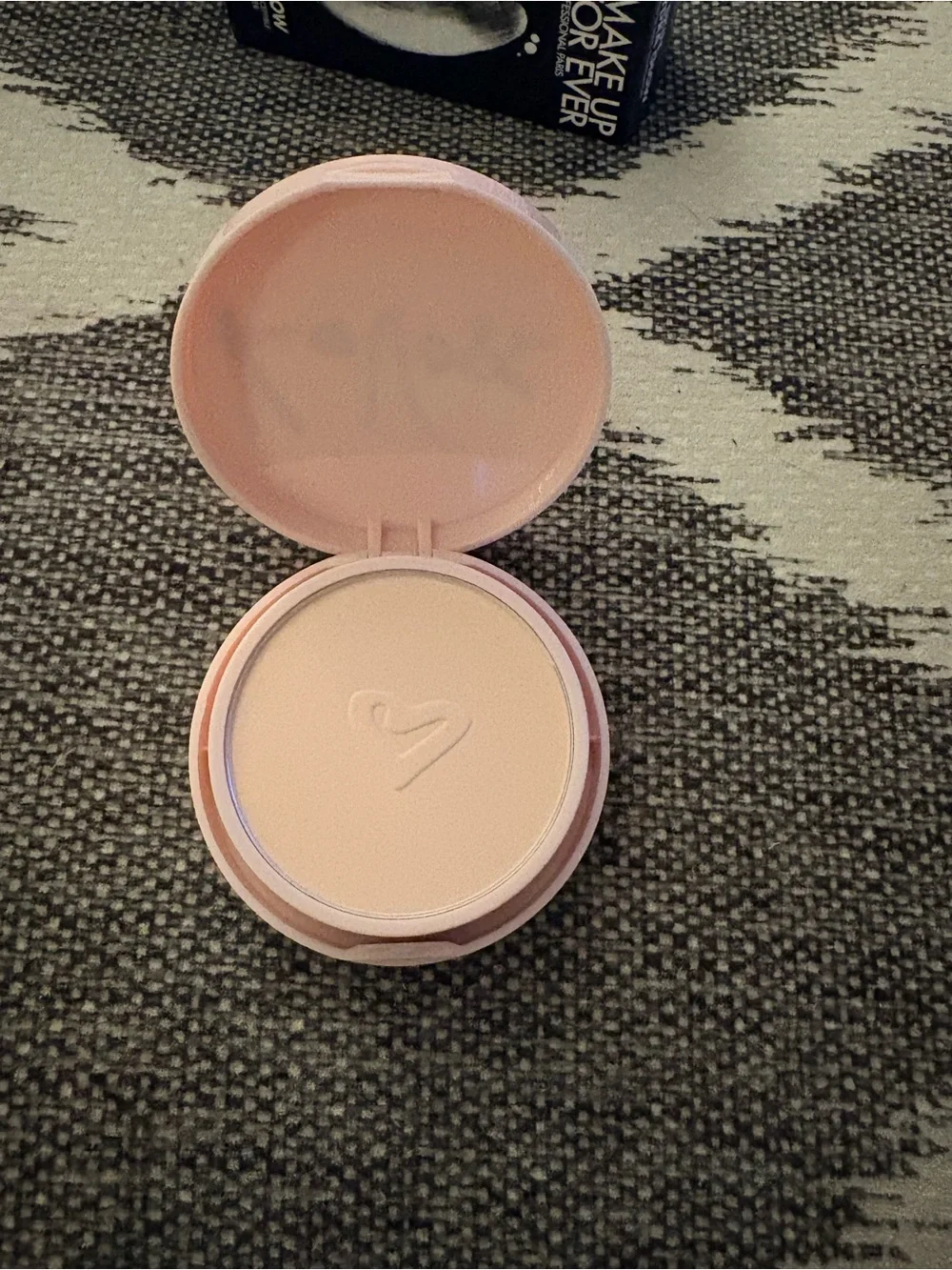 K Voss Vegan Beauty Pixie Powder Setting Powder - Pink Packaging